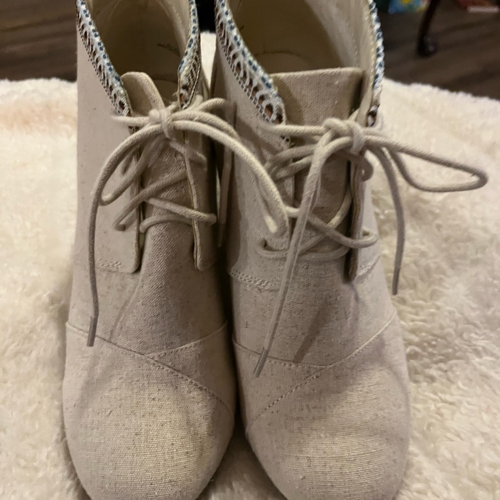 Maurice’s  Crème Ankle Boots
